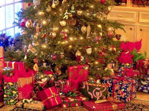 christmas tree with gifts