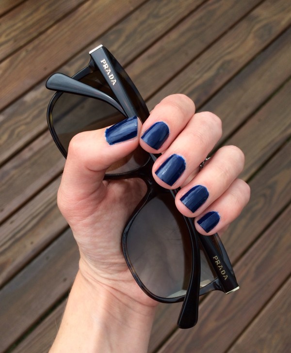 Essie-Style-Cartel-deep-blue-nail-polish