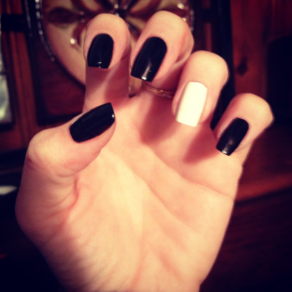 best-black-and-sheek-white-nail-for-new-year-2015-and-any-moment-1024x1024