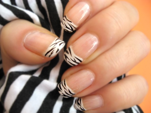 zebra_nail_polish