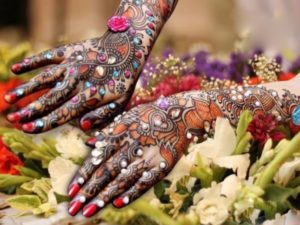 Best Back Hand Mehndi Designs Image